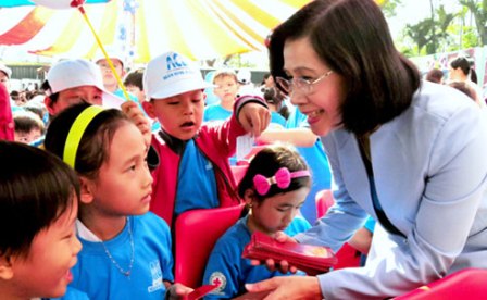 Nhiều chương tr&igrave;nh chăm lo tết cho thiếu nhi, HS-SV, hộ n&ocirc;ng d&acirc;n ngh&egrave;o 1