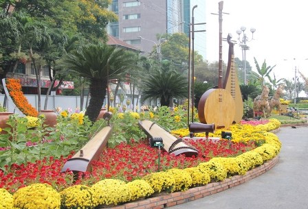 TP HCM: Năm 2015 sẽ kh&ocirc;ng tổ chức đường hoa tại Nguyễn Huệ 1