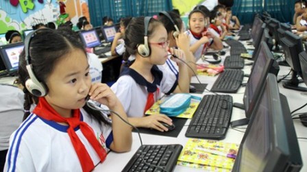 Y&ecirc;u cầu giải tr&igrave;nh về chương tr&igrave;nh tiếng Anh t&iacute;ch hợp 1