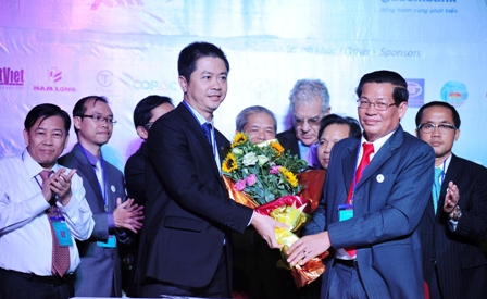  Sacombank ph&aacute;t h&agrave;nh thẻ hỗ trợ du lịch với VNTPA 1