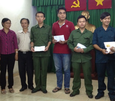 2.050 thanh ni&ecirc;n l&ecirc;n đường nhập ngũ 1