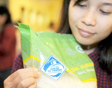 Triển khai sử dụng logo h&agrave;ng b&igrave;nh ổn thị trường  1