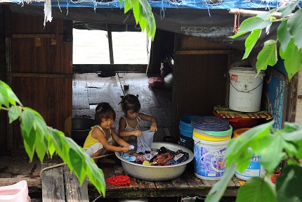 Ch&ugrave;m ảnh: L&ecirc;nh đ&ecirc;nh x&oacute;m ngh&egrave;o ở b&atilde;i giữa s&ocirc;ng Hồng 9