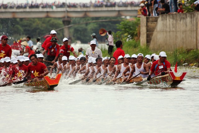 Lễ hội đua thuyền trên quê hương Đại tướng 3