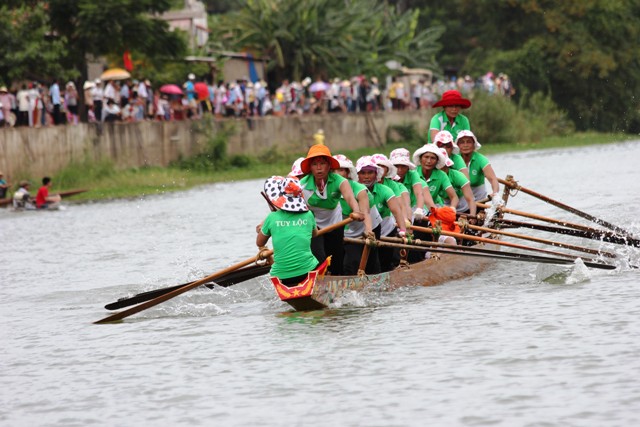 Lễ hội đua thuyền trên quê hương Đại tướng 7