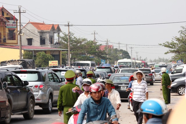 Lễ tang Tướng Giáp: Kỷ lục về người và phương tiện giao thông ở Quảng Bình 1