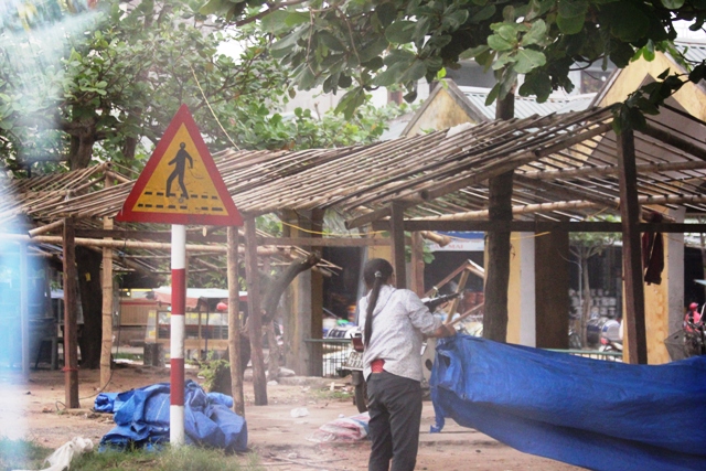 Dân Quảng Bình dỡ nhà tránh siêu bão Haiyan 11