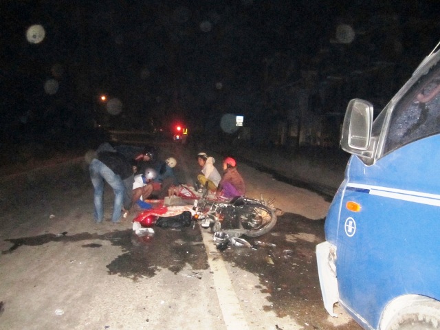 Quảng Bình: Đối đầu ô tô, hai thanh niên chết thảm 1