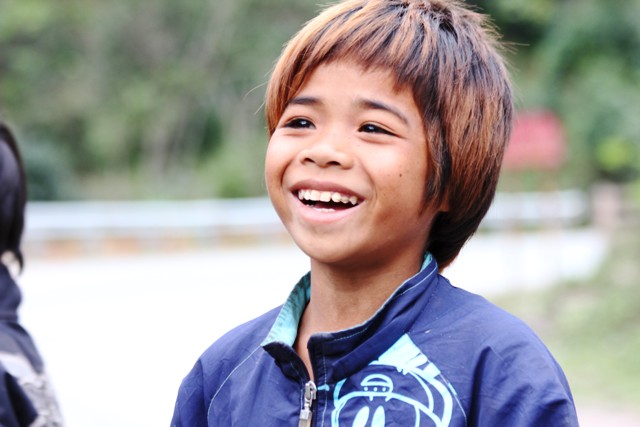 Nụ cười hồn nhi&ecirc;n trong gi&aacute; lạnh của những đứa trẻ rẻo cao 3