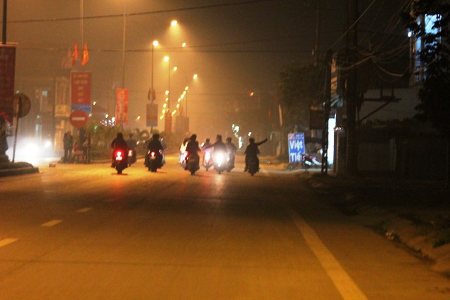 Quảng Trạch - Quảng B&igrave;nh: Đốt ph&aacute;o rầm rộ l&uacute;c giao thừa 4