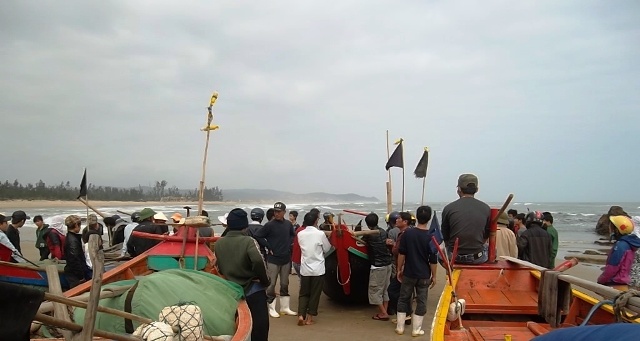 Quảng B&igrave;nh: Thả lưới, thu được x&aacute;c người 1