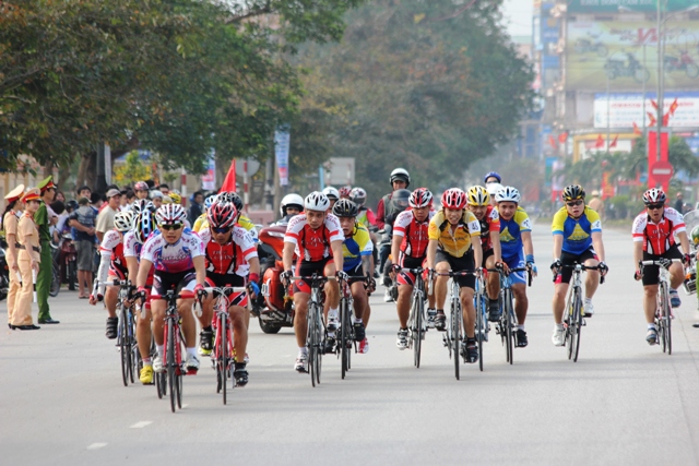 Tổ chức giải đua xe đạp người trung v&agrave; cao tuổi to&agrave;n quốc  1