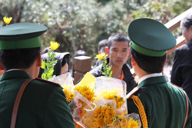 H&agrave;ng vạn người viếng mộ Đại tướng V&otilde; Nguy&ecirc;n Gi&aacute;p 7