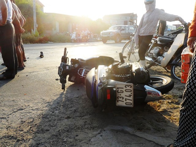 Đối đầu xe tải, một thanh ni&ecirc;n chết thảm 1