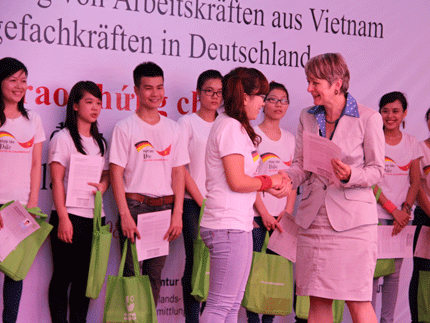 Hơn 100 điều dưỡng viên y tế Việt Nam chuẩn bị sang Đức làm việc 2