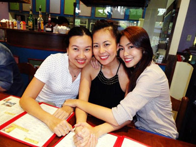 Rò rỉ ảnh Hà Tăng và bạn bè tại Philippines 3
