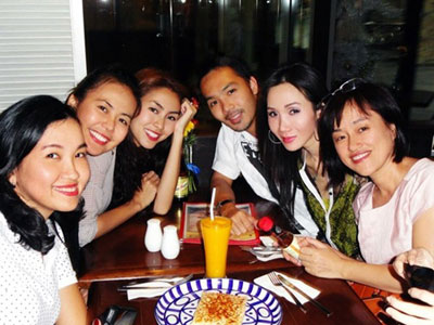 Rò rỉ ảnh Hà Tăng và bạn bè tại Philippines 4
