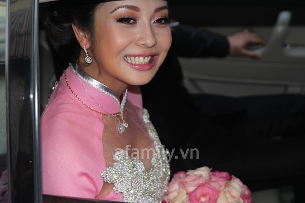 Jennifer Phạm rạng ngời bên chú rể 4
