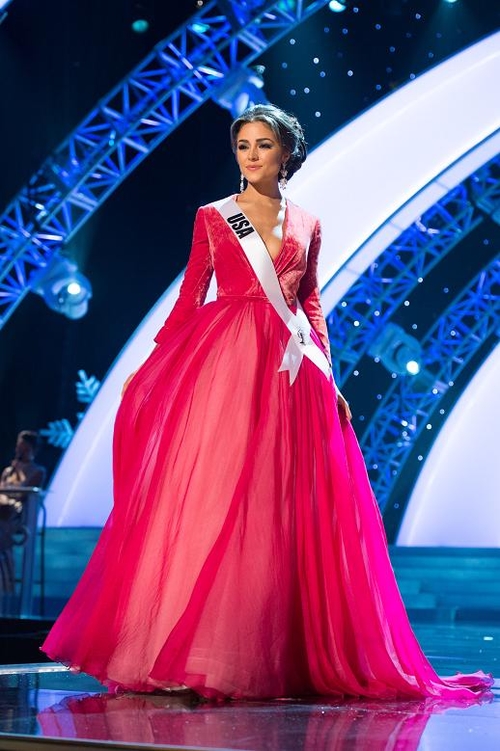 C&ocirc; g&aacute;i cao 1,66m trở th&agrave;nh Miss Universe 2012 2