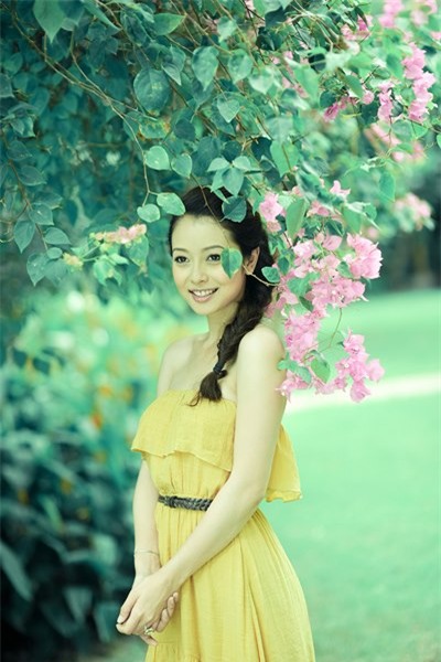 Jennifer Phạm: Long đong… nhan sắc 1 Jennifer Phạm: Long đong… nhan sắc 1
