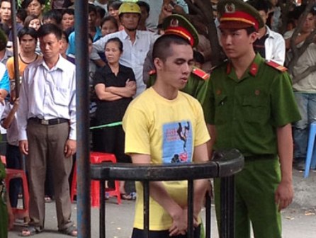 Bi kịch của thiếu nữ đi theo tiếng gọi t&igrave;nh y&ecirc;u 1