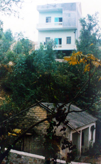 Ác quỷ hiếp, giết ba mẹ con trên đồi 5