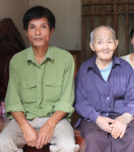 Chồng đ&acirc;m chết vợ c&ugrave;ng t&igrave;nh địch trong nh&agrave; nghỉ  3