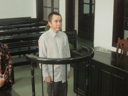 Bi hài chuyện ra tòa vì ăn trộm… thùng rác 1