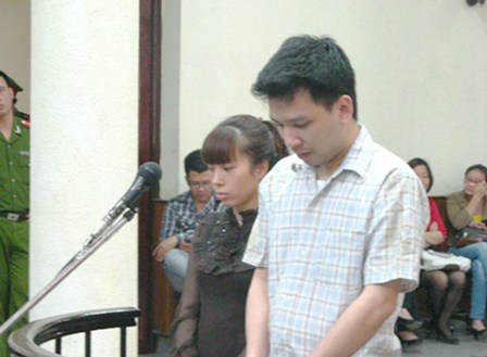 Hai th&ocirc;n nữ sập &ldquo;bẫy t&igrave;nh&ldquo; g&atilde; thợ x&acirc;y mang vỏ bọc &ldquo;con bộ trưởng&ldquo; 1