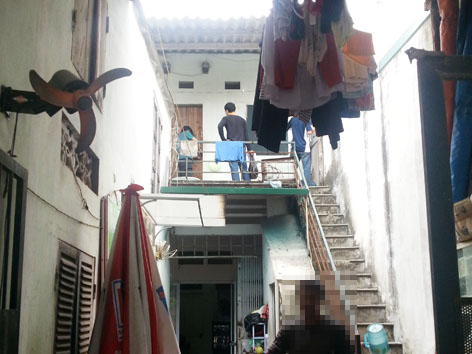 Ph&uacute;t kinh ho&agrave;ng của nữ sinh dưới lưỡi dao của kẻ si t&igrave;nh 1