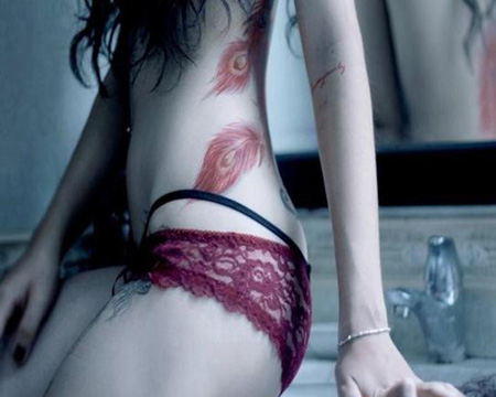 Lạ mắt hình xăm "chỗ hiểm" của thiếu nữ Việt 8
