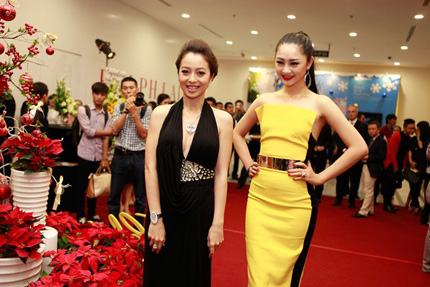 Jennifer Phạm xuất hiện sexy sau đám cưới 3