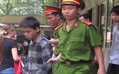 Bi hài hai thiếu niên mua bao cao su để hiếp dâm 1