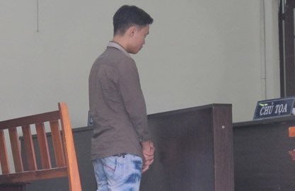 Bé gái 6 tuổi bị hiếp dâm vì thích hạc giấy 1