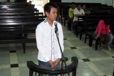 Chơi "thuốc" xong d&ugrave;ng em họ 12 tuổi l&agrave;m nơi "thỏa m&atilde;n" 1