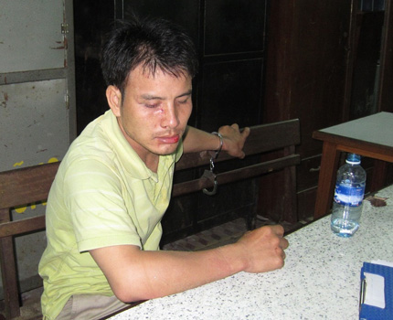 Khen thưởng bốn cảnh s&aacute;t ma t&uacute;y bắt cướp 2