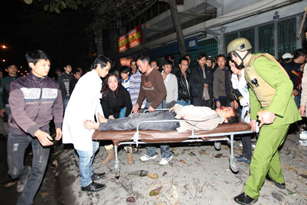 &Ocirc; t&ocirc;, xe m&aacute;y đ&acirc;m nhau li&ecirc;n ho&agrave;n  3