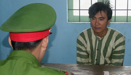 Cho 8000 đồng, "yêu râu xanh" hại đời hai bé gái 1