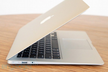 6 laptop siêu mỏng, siêu nhẹ hàng đầu hiện nay 3
