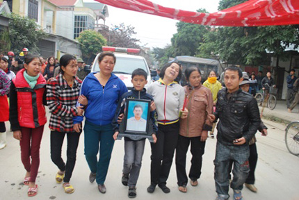 Một người tử vong sau khi xô xát với công an 1