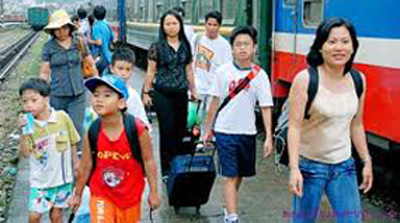 &ldquo;Sốc&rdquo; v&igrave; gi&aacute; v&eacute; t&agrave;u giảm s&acirc;u  1