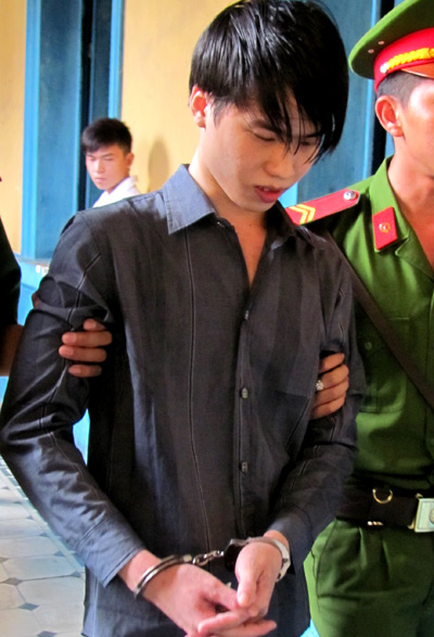 G&atilde; đ&agrave;n &ocirc;ng si t&igrave;nh v&agrave; tội &aacute;c man rợ 1