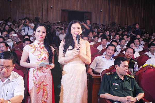Showbiz Việt tuần qua: Rúng động thêm vì scandal tình - tiền 5