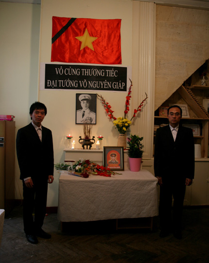 Người Việt Nam tại Pháp tưởng nhớ Tướng Giáp 1