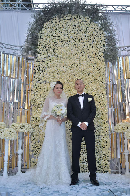 Showbiz tuần qua: Choáng váng với siêu đám cưới của mỹ nhân Việt 1