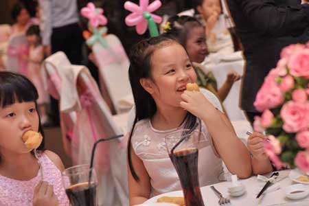 Thúy Hạnh tổ chức sinh nhật hoành tráng cho con gái 6