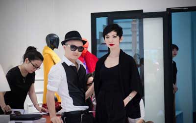 Xuân Lan vẫn giữ dáng 'siêu mẫu' sau khi sinh con 5 tháng 1 Xuân Lan vẫn giữ dáng 'siêu mẫu' sau khi sinh con 5 tháng 1