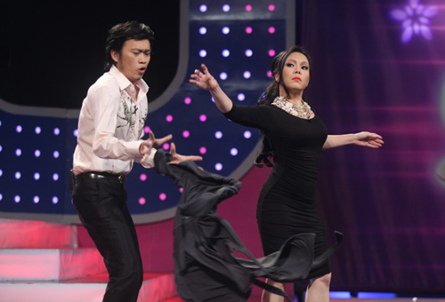 'Cười vỡ bụng' với phiên bản 'Anh không đòi quà' của Việt Hương - Hoài Linh 7 'Cười vỡ bụng' với phiên bản 'Anh không đòi quà' của Việt Hương - Hoài Linh 7