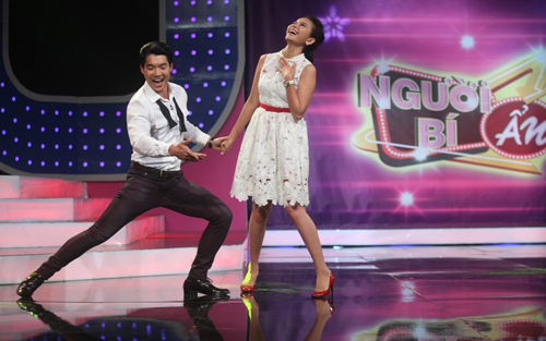 'Cười vỡ bụng' với phiên bản 'Anh không đòi quà' của Việt Hương - Hoài Linh 9 'Cười vỡ bụng' với phiên bản 'Anh không đòi quà' của Việt Hương - Hoài Linh 9