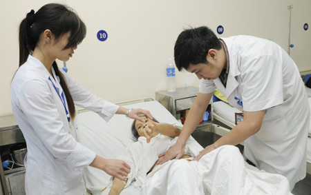Hội nghị trực tuyến c&ocirc;ng t&aacute;c y tế 2012 v&agrave; triển khai kế hoạch 2013 1